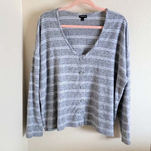 Torrid Size 2 Grey and White Striped Long Sleeve Top - Picture 1 of 6